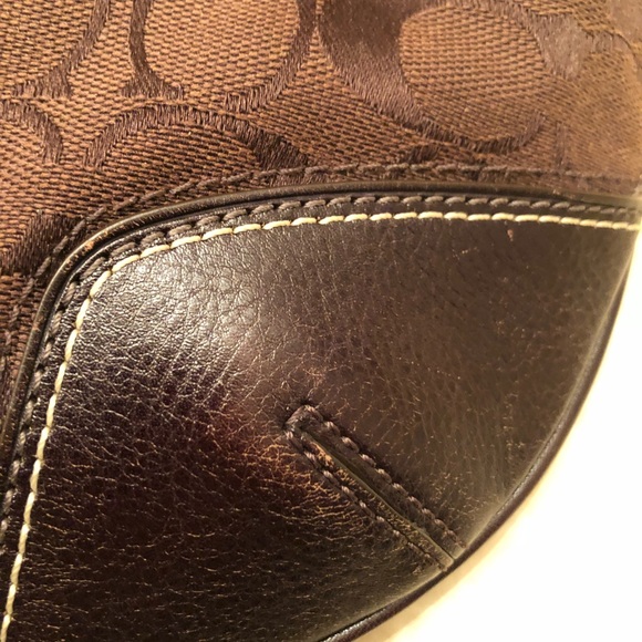 Women’s Coach shoulder purse - Picture 6 of 8